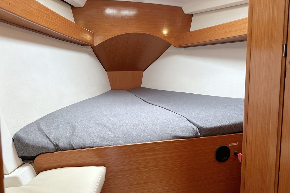 Cabin on Fame, a Beneteau Cyclades 43.3 sailboat at Heiligenhafen, Germany