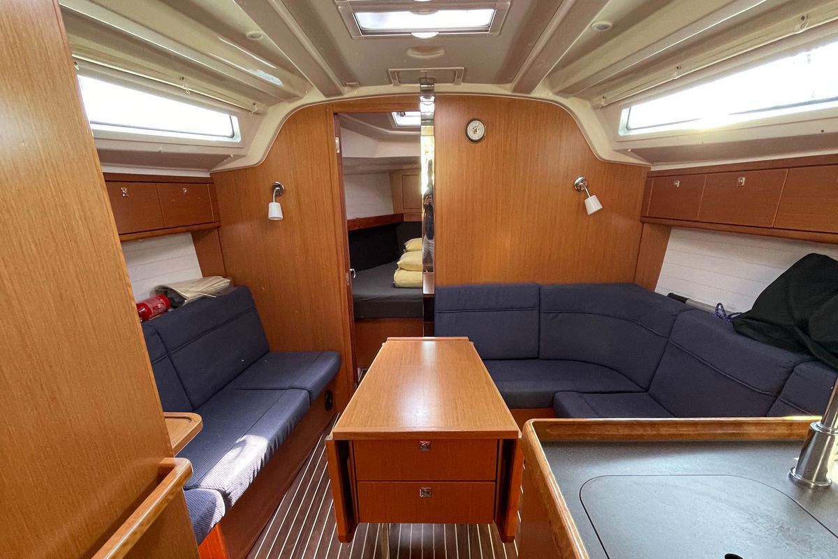 Salon of Mapalimi, a Bavaria Cruiser 37 sailboat at Grad Šibenik, Croatia