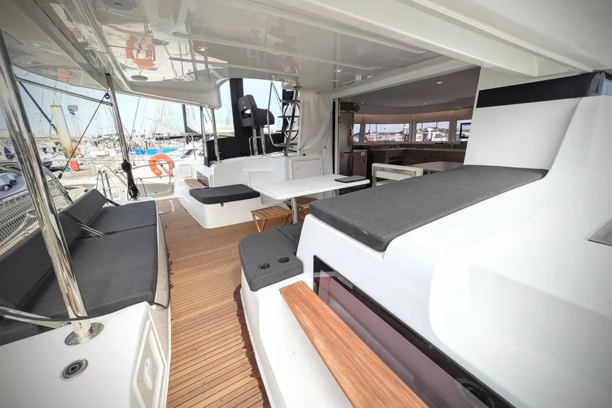 TY-Casa, a Lagoon Lagoon 43 catamaran at Bonifacio / Bunifaziu, France