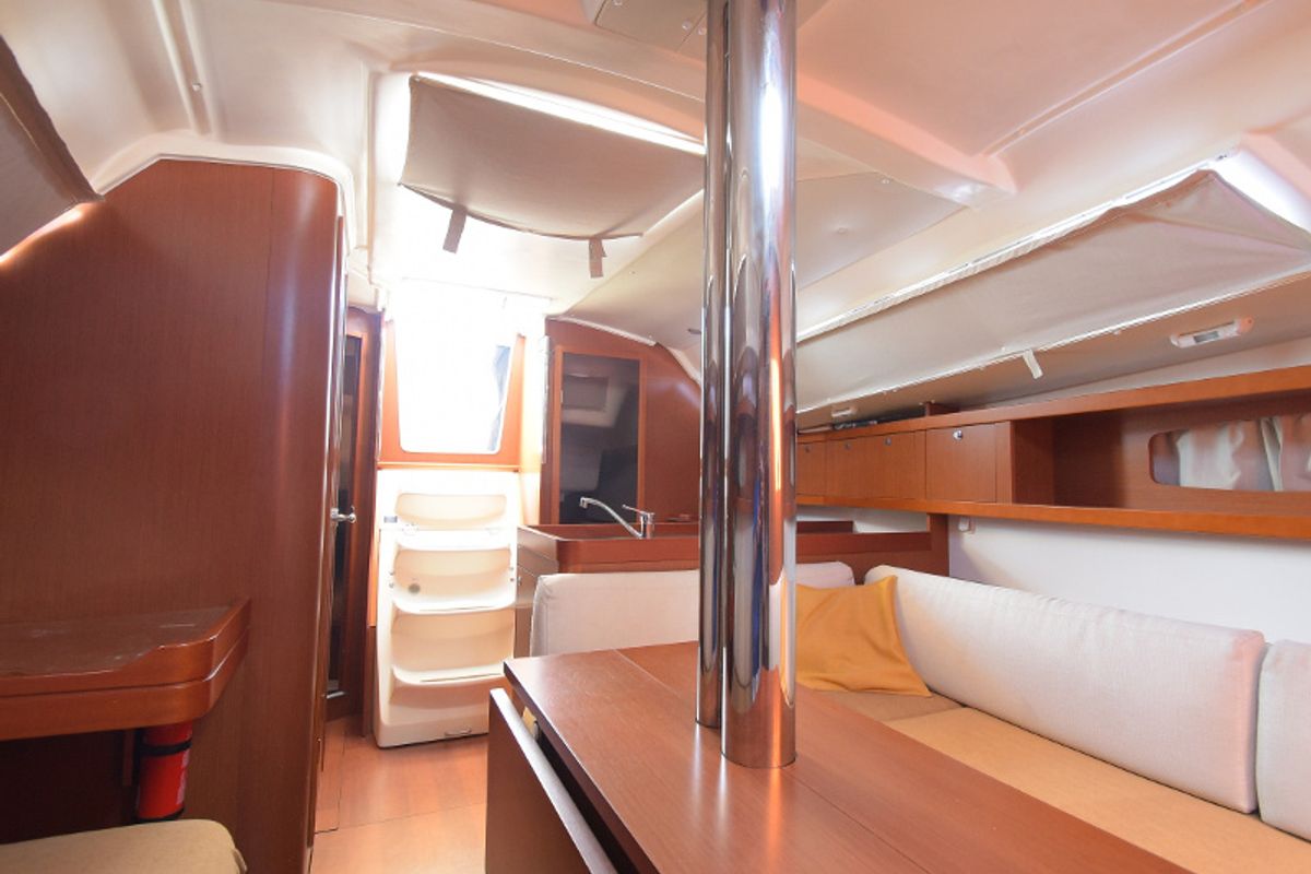 Salon of Izar, a Beneteau Oceanis 34 sailboat at U Pàize/Carloforte, Italy