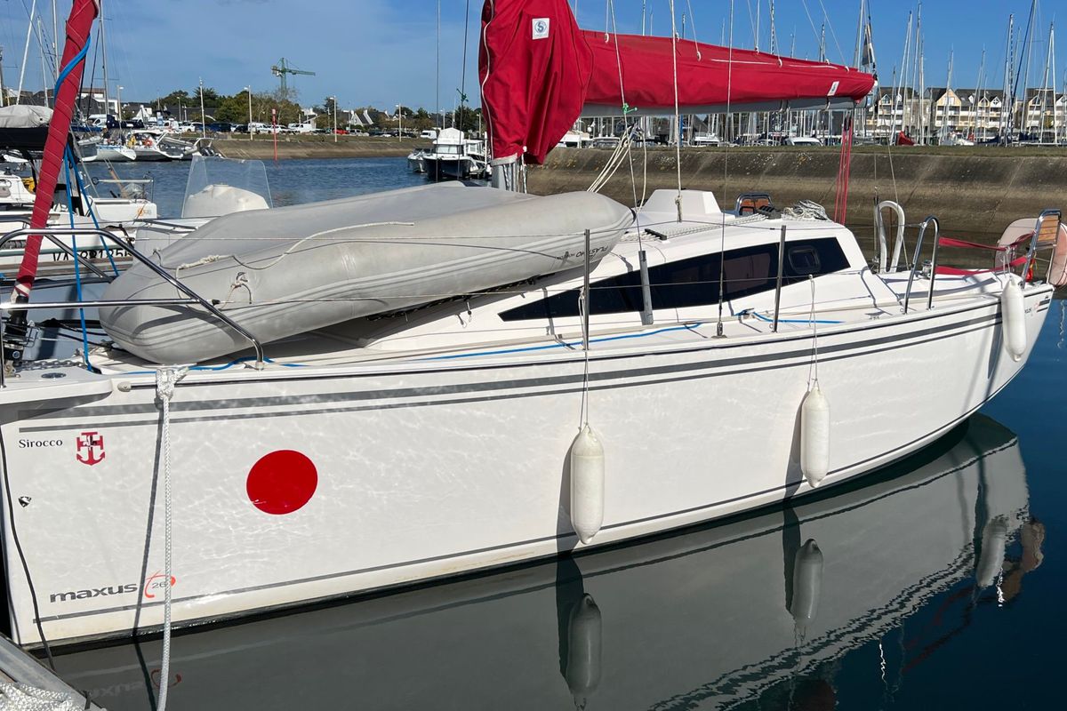 Exterior view of Sirocco, a Northman Maxus 26 Standard sailboat at Port Navalo, France