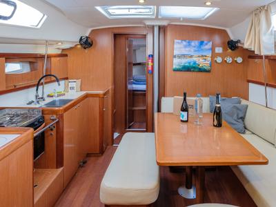 Salon of Belamour, a Beneteau Oceanis 43 sailboat at Kos, Greece