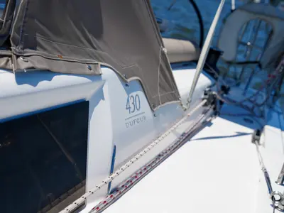 Slowdown, a Dufour Dufour 430 sailboat at Annapolis, United States
