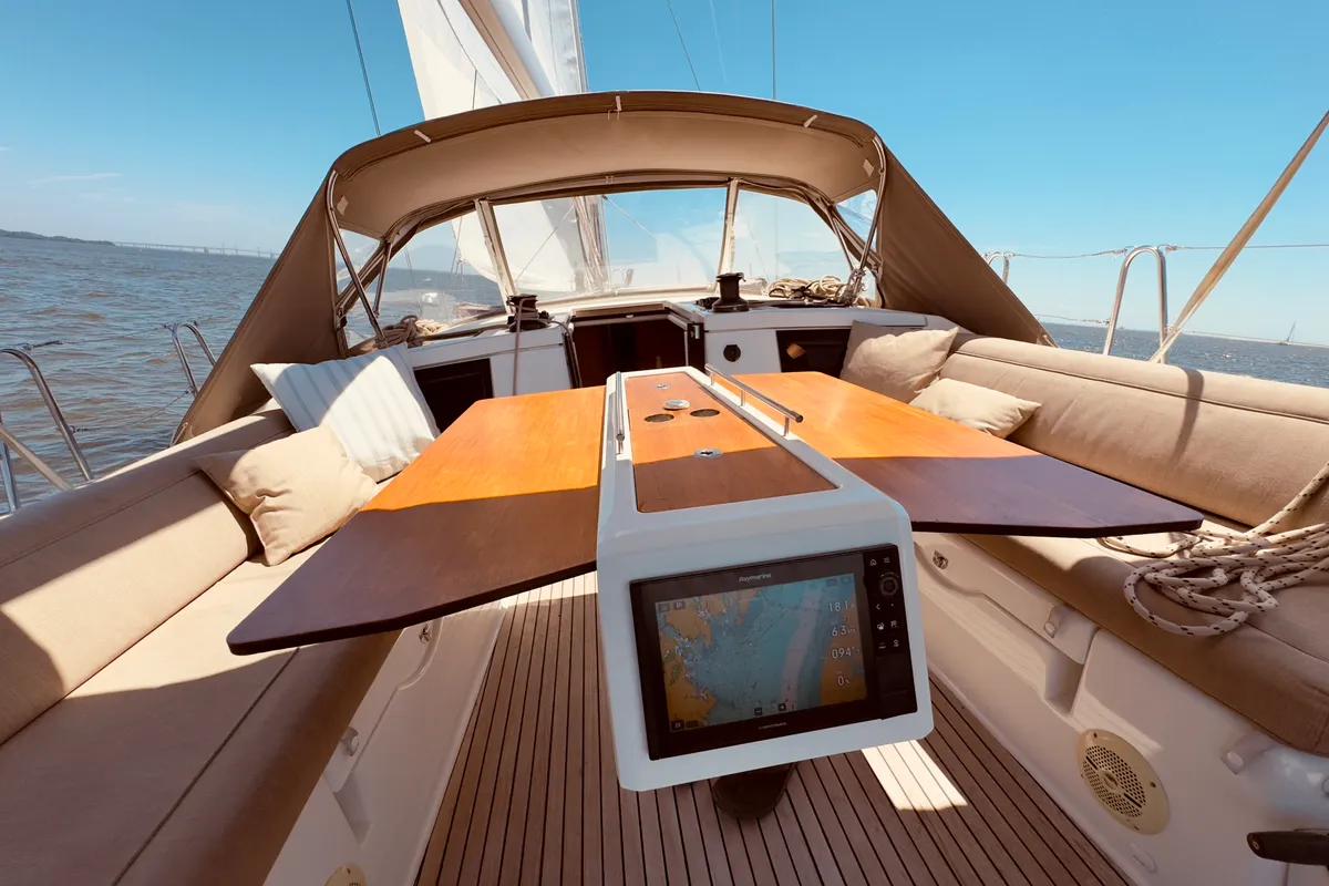 Slowdown, a Dufour Dufour 430 sailboat at Annapolis, United States