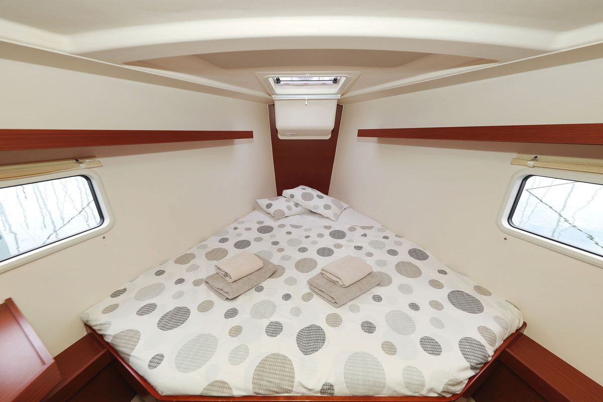 Cabin on Leia, a Hanse Yachts Hanse 418 sailboat at Grad Biograd na Moru, Croatia