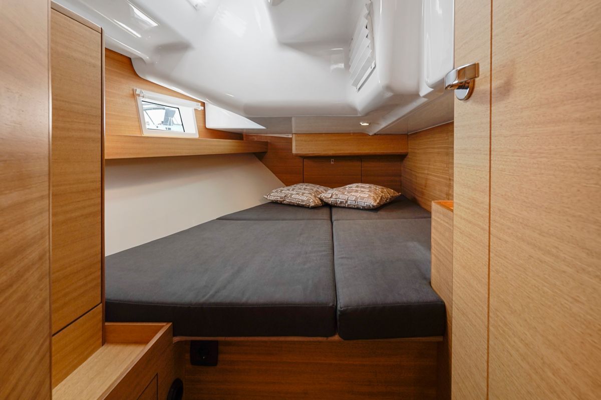 Cabin on Micky, a Elan Impression 40.1 sailboat at Grad Pula, Croatia