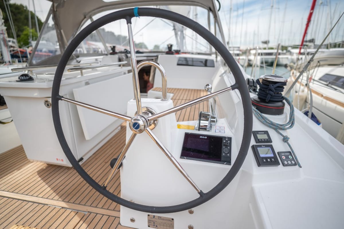 Cockpit of KEIKI, a Beneteau Oceanis 40.1 sailboat at Općina Medulin, Croatia