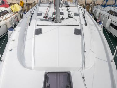 Deck of KEIKI, a Beneteau Oceanis 40.1 sailboat at Općina Medulin, Croatia