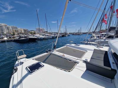 Deck of Hanselli, a Lagoon 42 catamaran at Alameda, United States