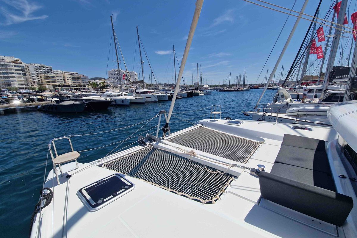 Deck of Hanselli, a Lagoon 42 catamaran at Alameda, United States