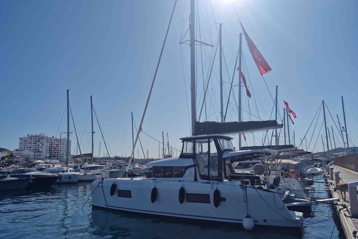 Exterior view of Hanselli, a Lagoon 42 catamaran at Alameda, United States