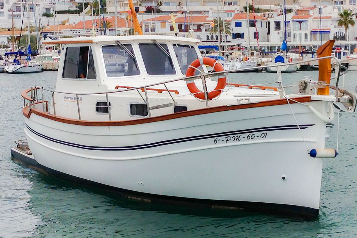 Exterior view of Mar De Coral, a Sasga Yachts Menorquin Yacht 100 motorboat at Sitges, Spain