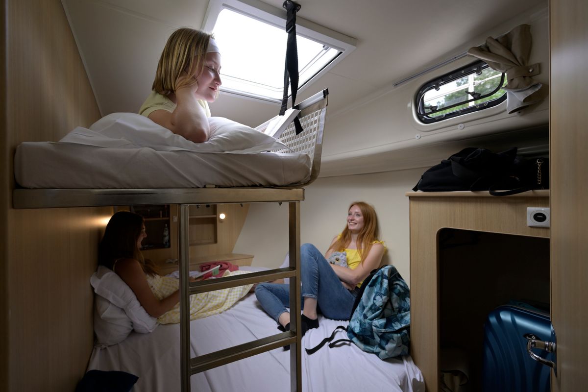 Cabin on Premium, a Nicols Octo Fly 12 motorboat at Sablé-sur-Sarthe, France