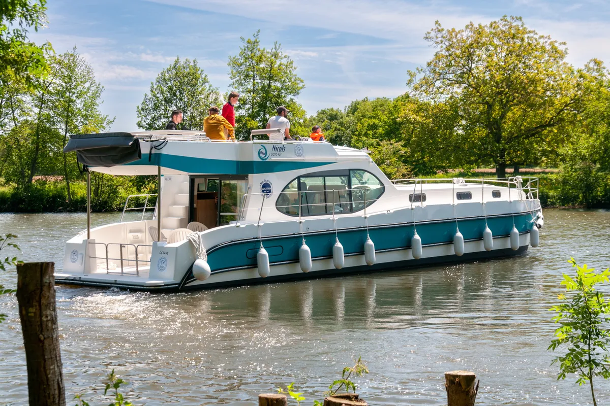 Exterior view of Premium, a Nicols Octo Fly 12 motorboat at Sablé-sur-Sarthe, France