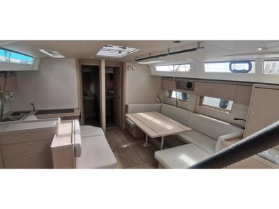 Salon of Living In Sea, a Beneteau Oceanis 51.1 sailboat at Gouvia, Greece