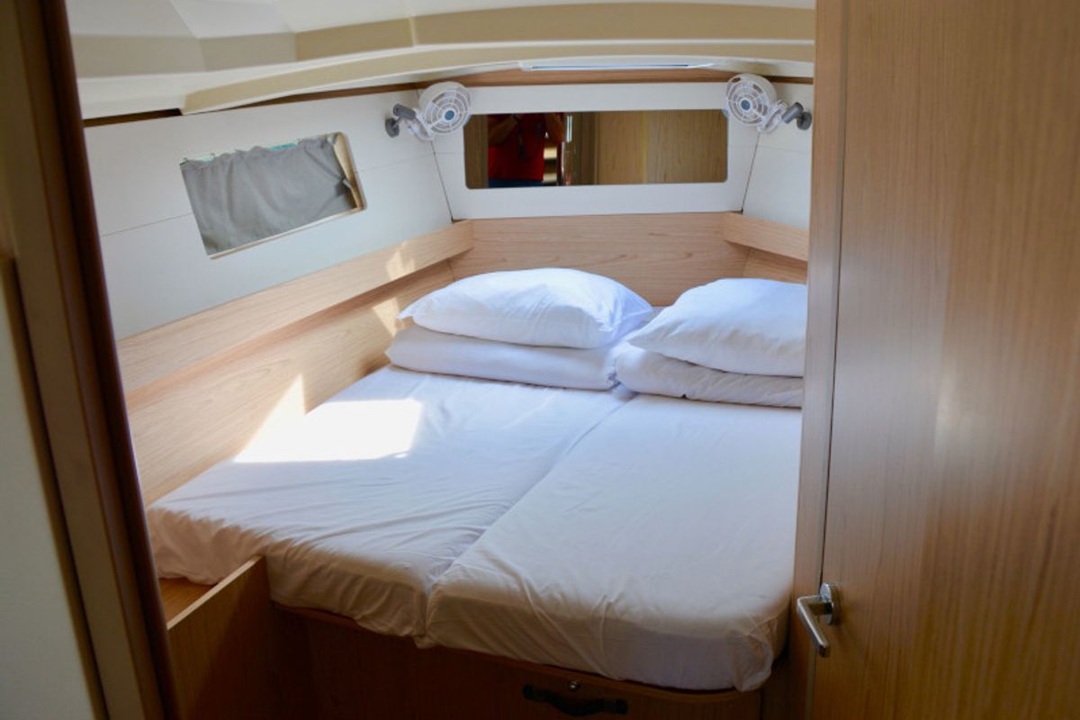 Cabin on Honey, a Beneteau Oceanis 41.1 sailboat at Općina Sukošan, Croatia