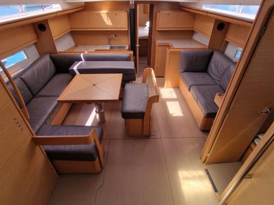 Salon of Sirius, a Dufour 520 GL sailboat at Tonnarella, Italy