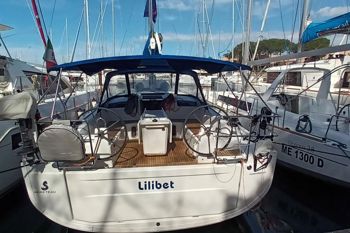 Exterior view of Lilibet, a Beneteau Oceanis 40.1 sailboat at Procida, Italy