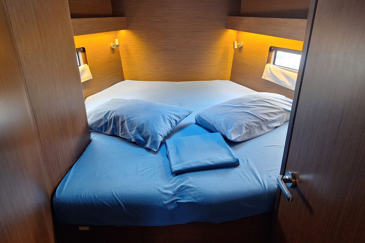 Cabin on Lilibet, a Beneteau Oceanis 40.1 sailboat at Procida, Italy
