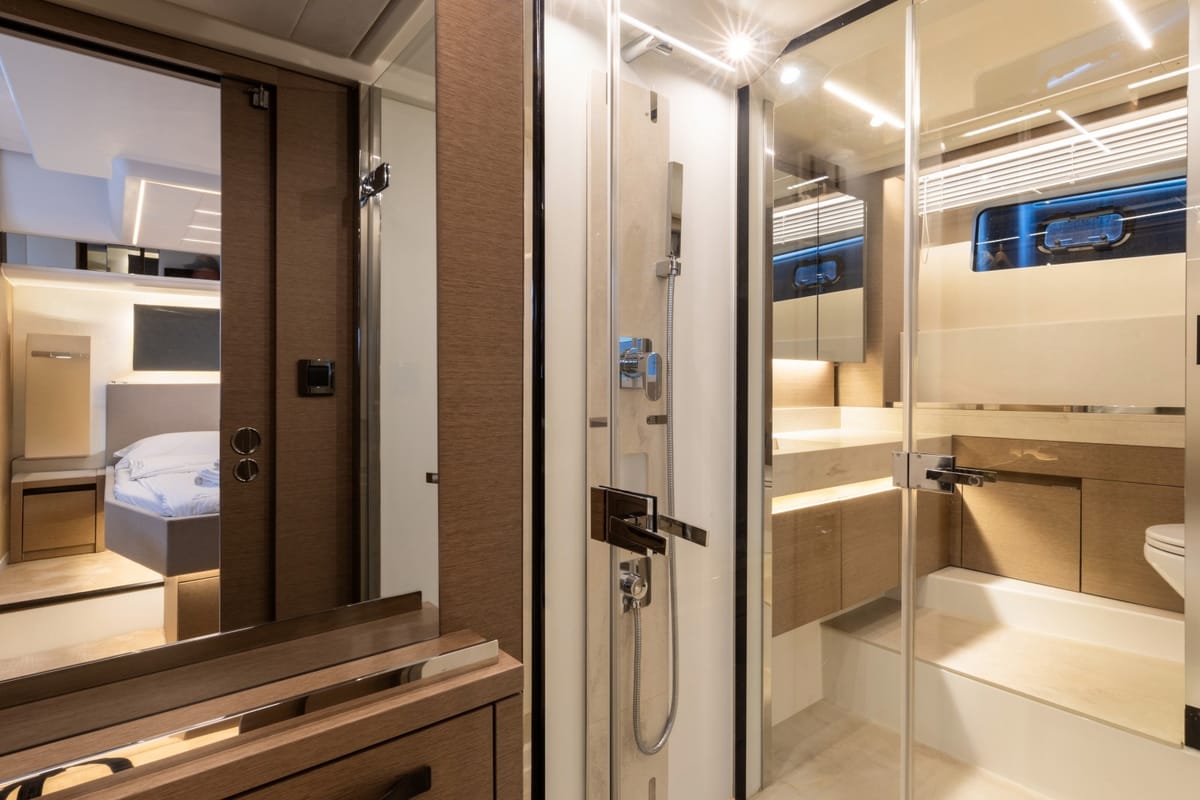 Head on Shaft, a Jeanneau Prestige 590 Flybridge yacht at Podstrana - Miljevac, Croatia