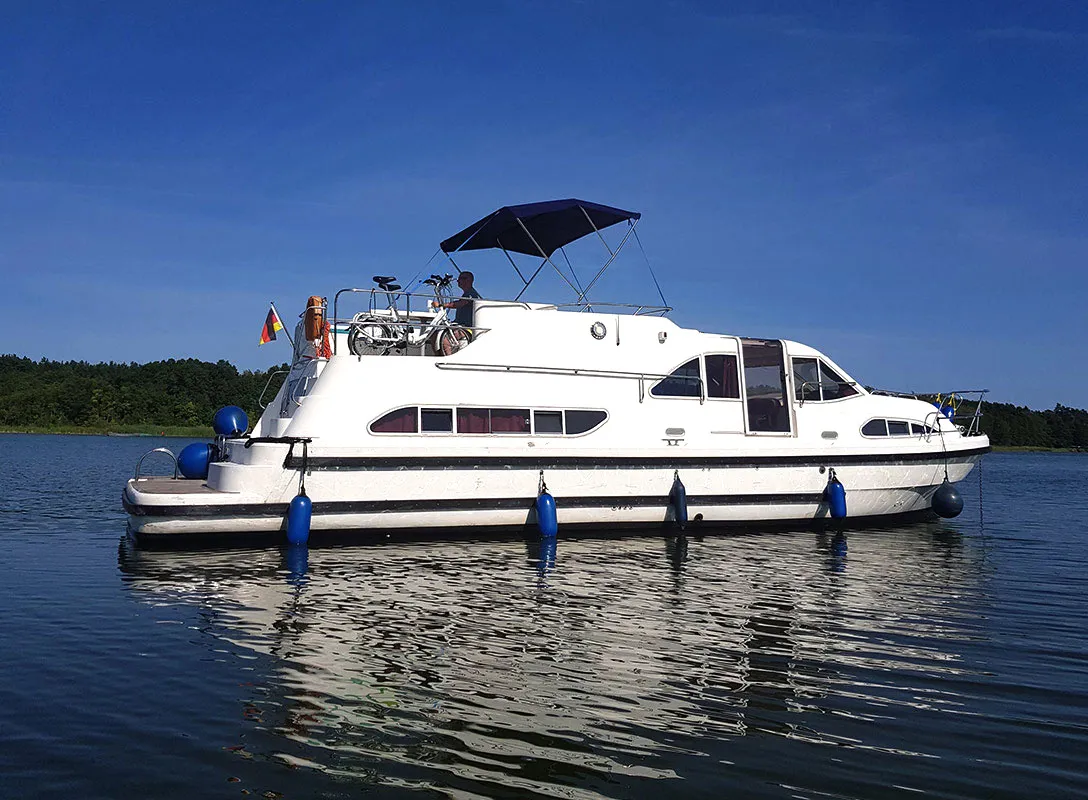 Cruiser Premium XL 4 Pers., a Pénichette Europa E.400 motorboat at Fürstenberg/Havel, Germany