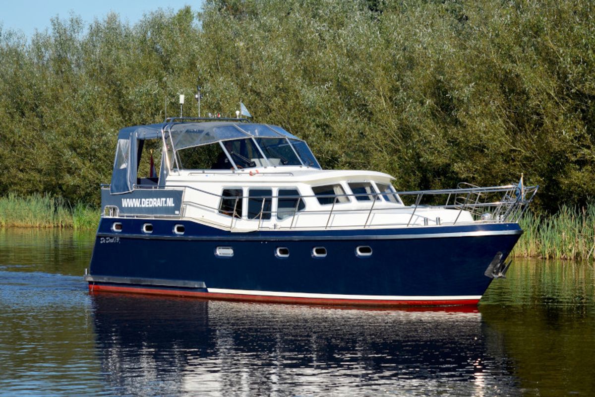 Exterior view of Drait 79, a De Drait Advantage 42 motorboat at Woudsend, Netherlands