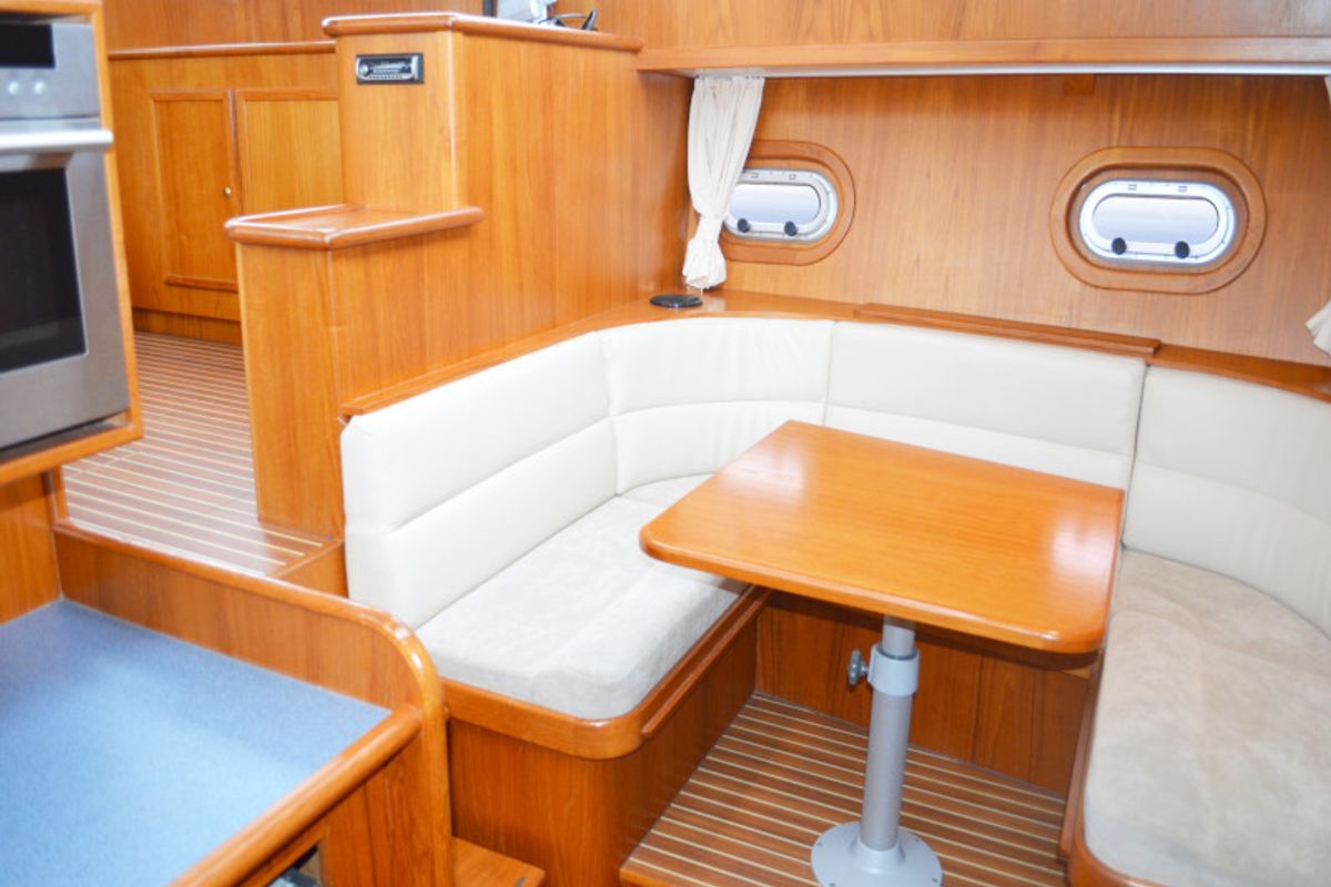 Salon of Drait 79, a De Drait Advantage 42 motorboat at Woudsend, Netherlands