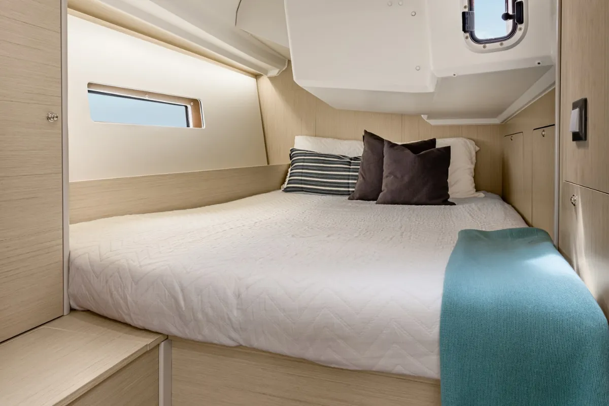 Cabin on Wing, a Beneteau Oceanis 40.1 sailboat at San Vincenzo, Italy