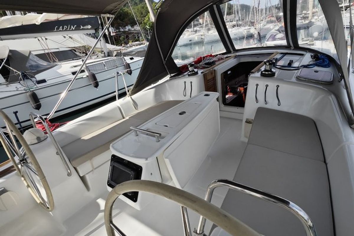 Deck of Violet, a Beneteau Oceanis 40 sailboat at Fethiye, Turkey
