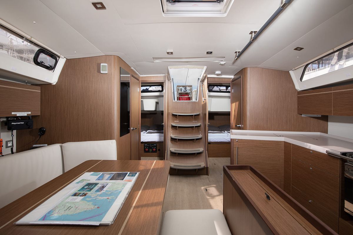 Salon of Pura Vida, a Beneteau Oceanis 46.1 sailboat at Općina Medulin, Croatia
