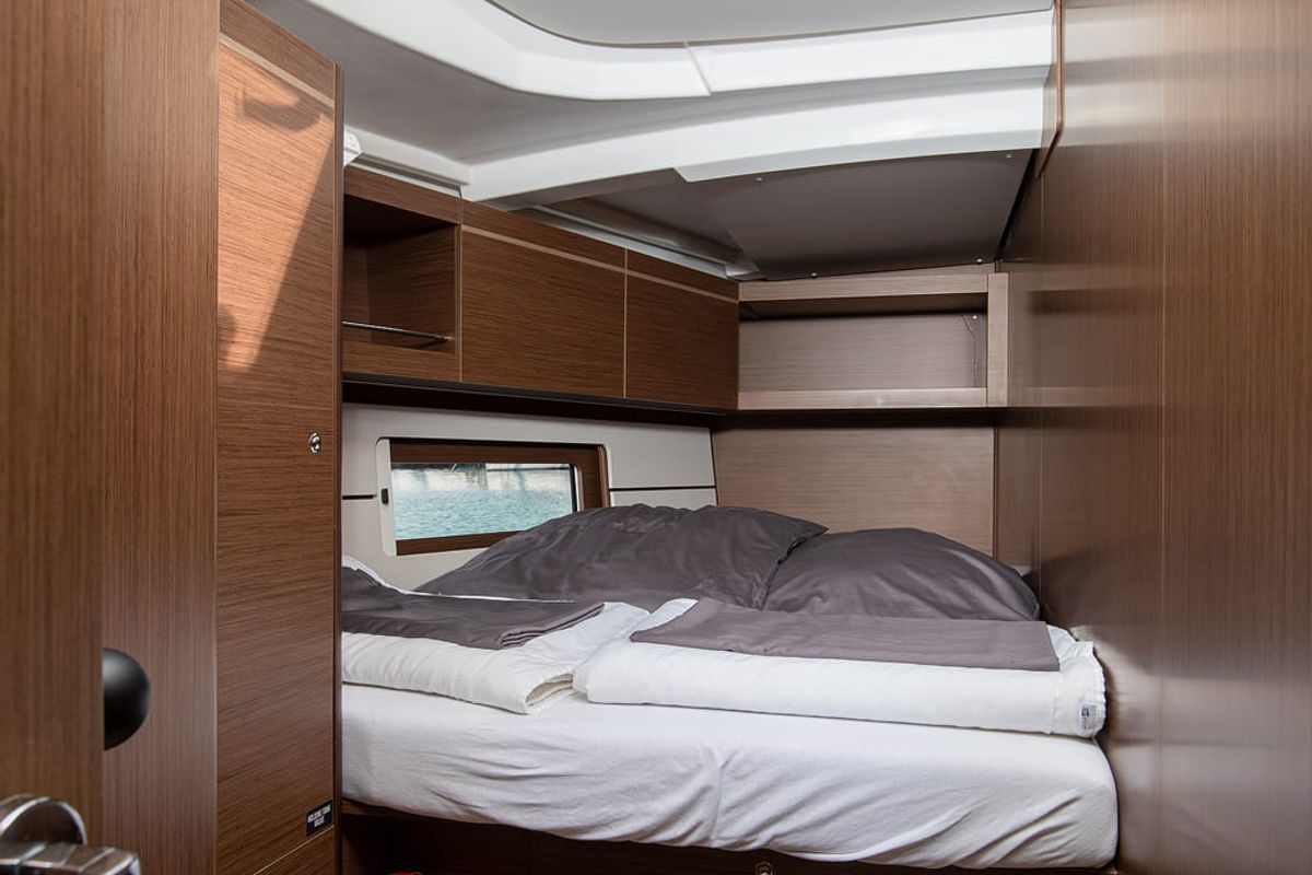 Cabin on Pura Vida, a Beneteau Oceanis 46.1 sailboat at Općina Medulin, Croatia