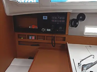 Salon of Evnia, a Jeanneau Sun Odyssey 410 sailboat at Volos Municipality, Greece