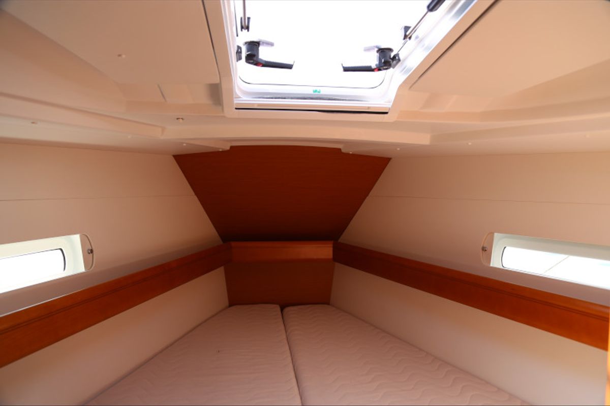 Cabin on Sicc, a Jeanneau Sun Odyssey 419 sailboat at Grad Kaštela, Croatia