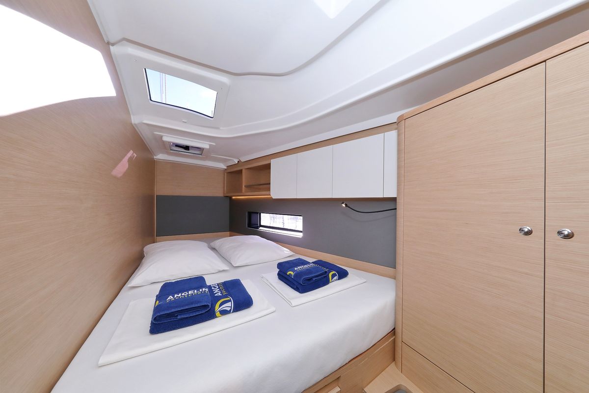 Cabin on Wild Rose, a Dufour 41 sailboat at Primošten, Croatia