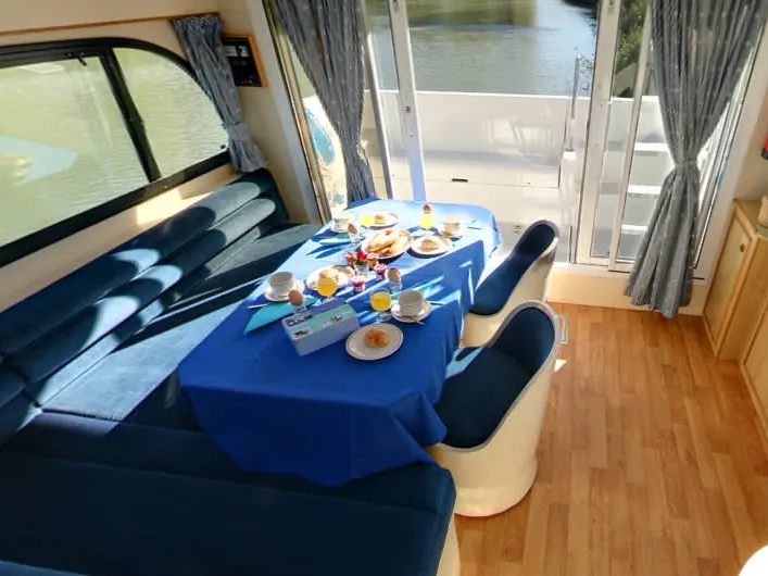 Salon of Caprice - Comfort 23, a Cygnet Caprice motorboat at Casier, Italy