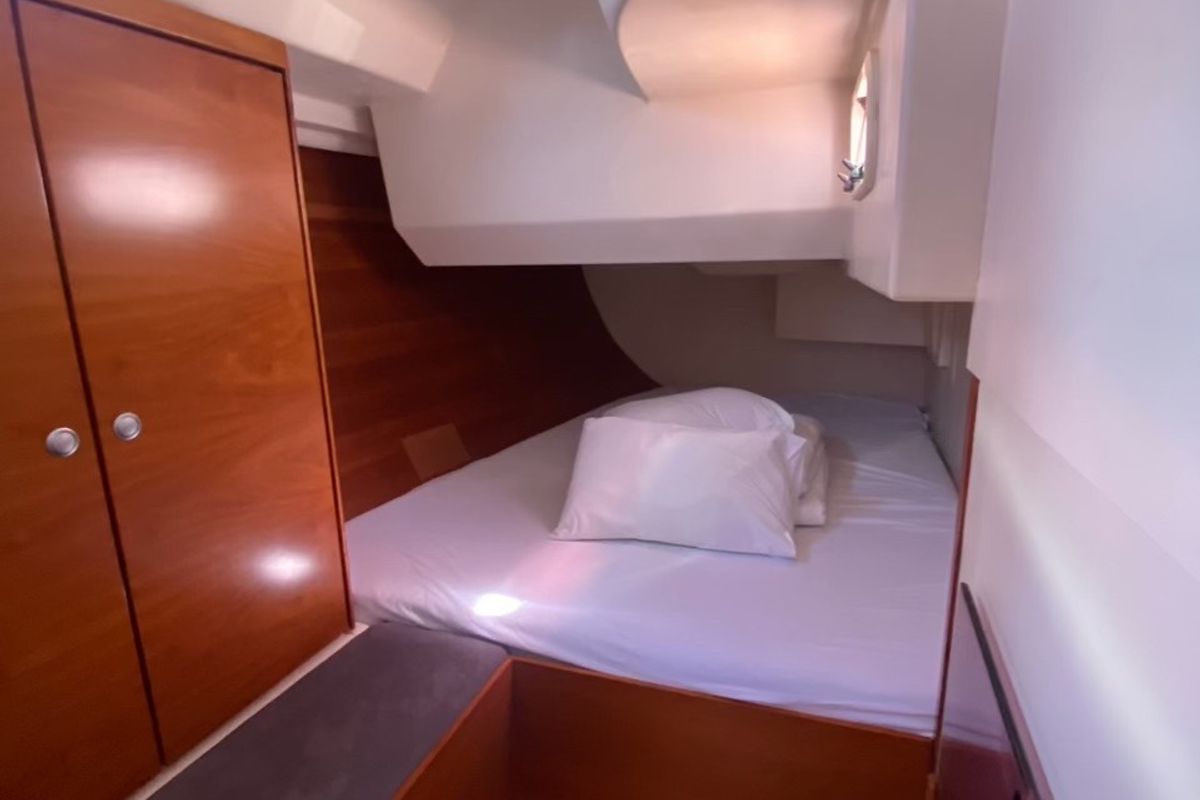 Cabin on Astraios, a Hanse Yachts Hanse 430 E sailboat at Grad Pula, Croatia
