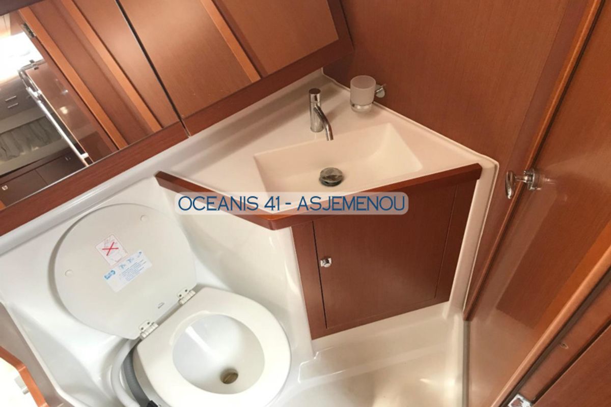 Head on Asjemenou, a Beneteau Oceanis 41 sailboat at Kontokali, Greece