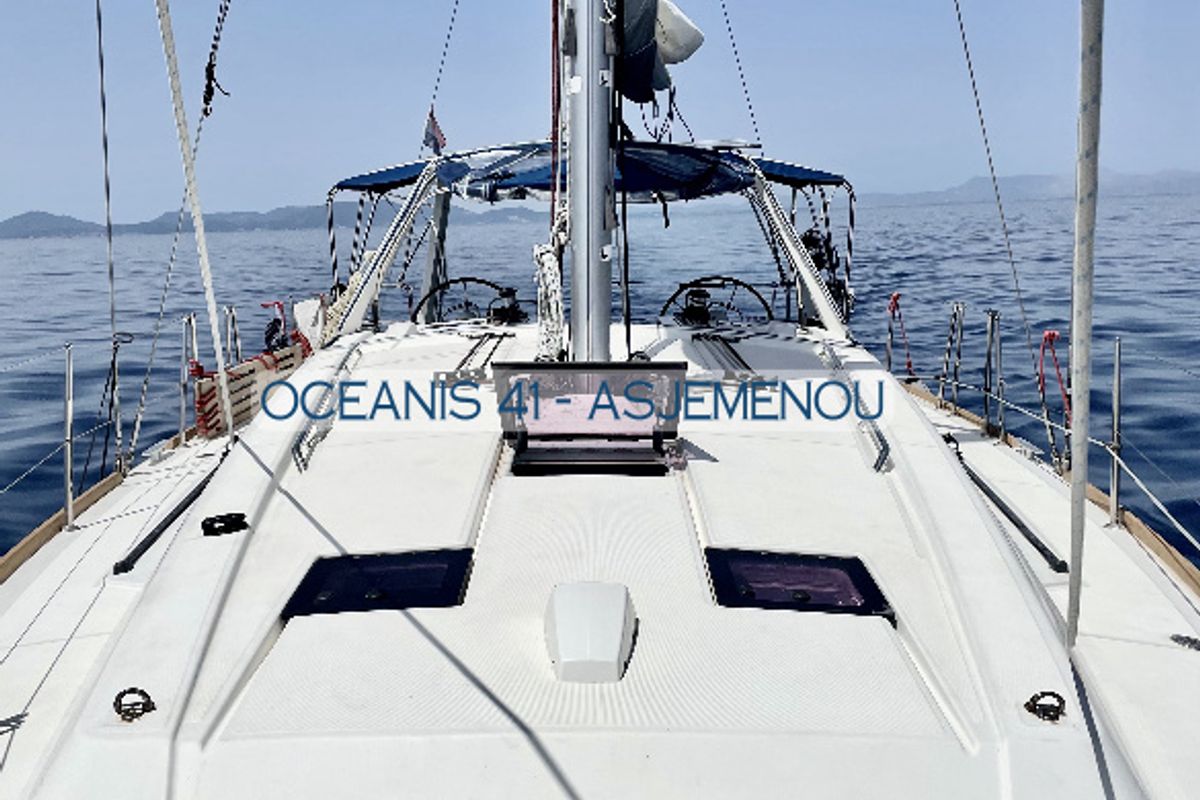 Deck of Asjemenou, a Beneteau Oceanis 41 sailboat at Kontokali, Greece