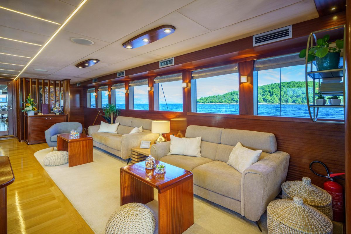 Salon of Son De Mar, a Unknown Son De Mar yacht at Split, Croatia