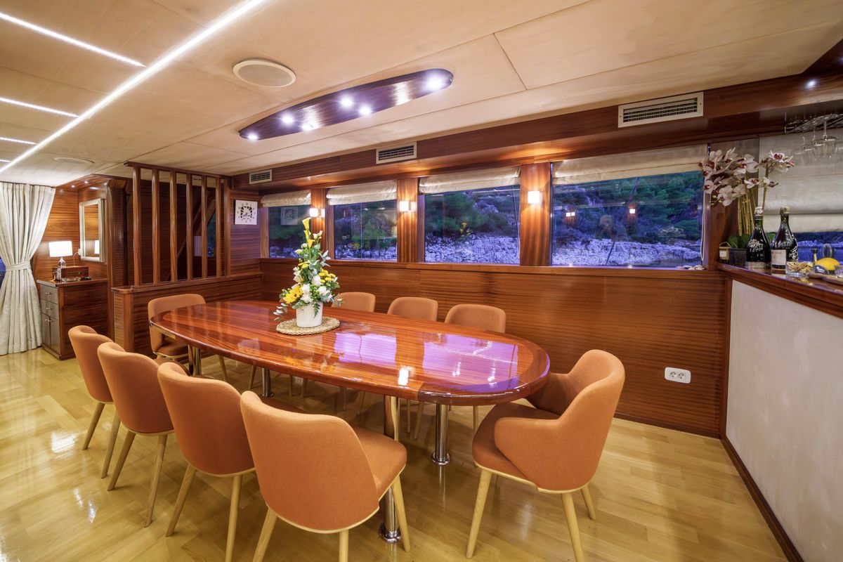 Salon of Son De Mar, a Unknown Son De Mar yacht at Split, Croatia
