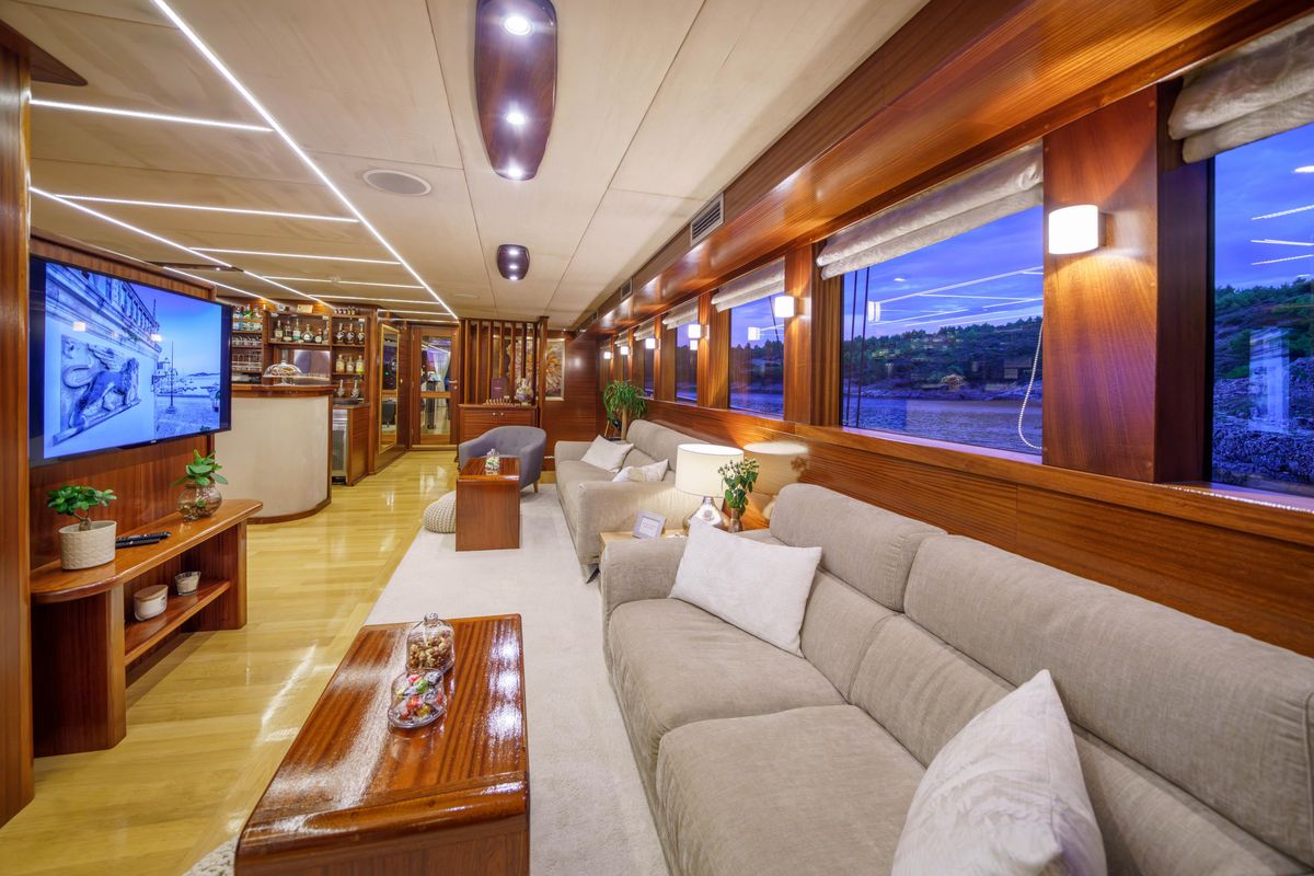 Salon of Son De Mar, a Unknown Son De Mar yacht at Split, Croatia