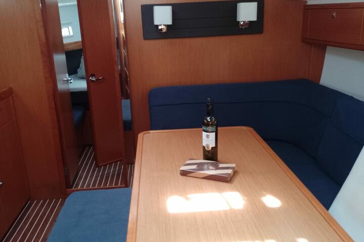 Salon of Summer Elli, a Bavaria Cruiser 41 sailboat at Palma de Mallorca, Spain