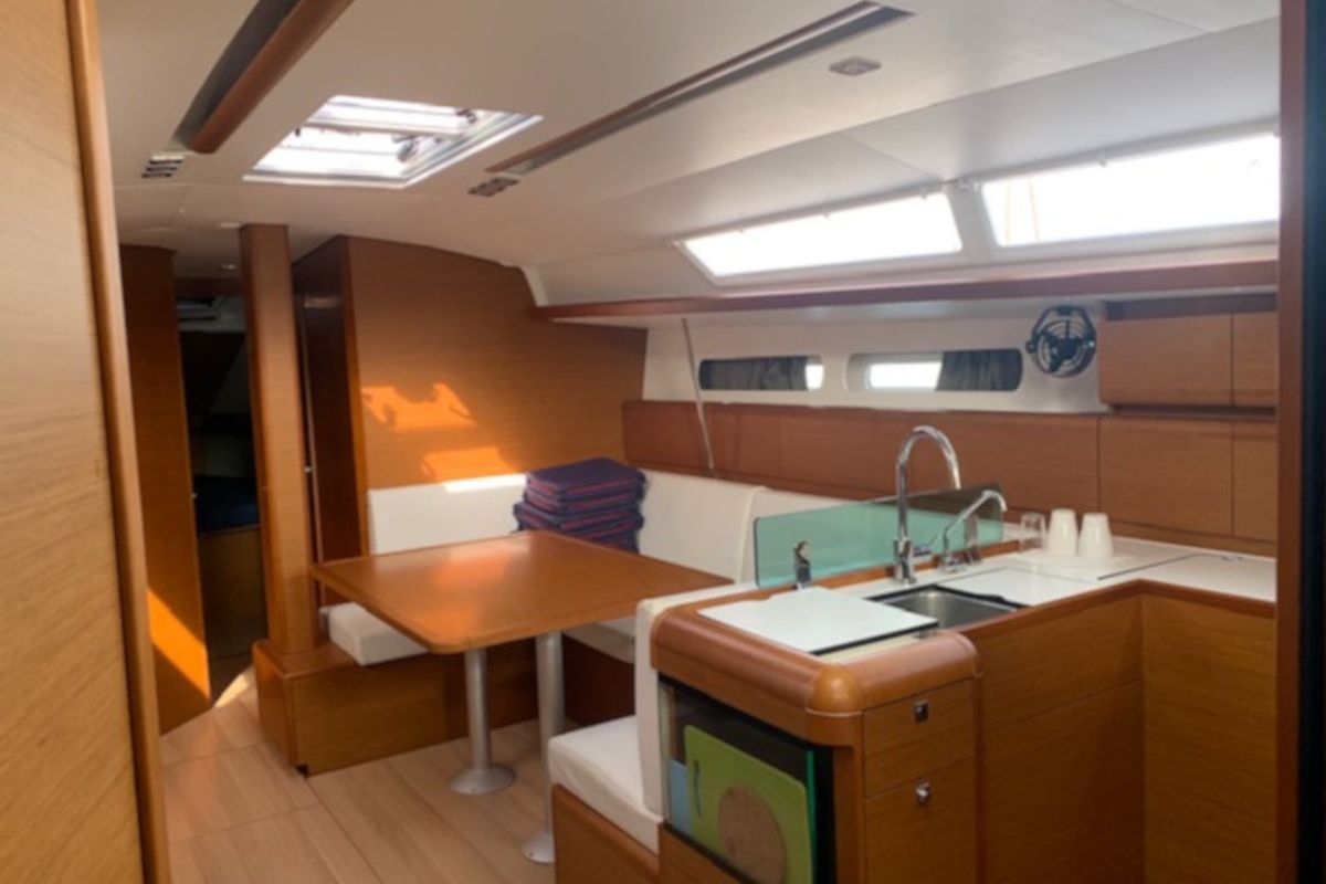 Salon of Nashira, a Jeanneau Sun Odyssey 449 sailboat at Salerno, Italy