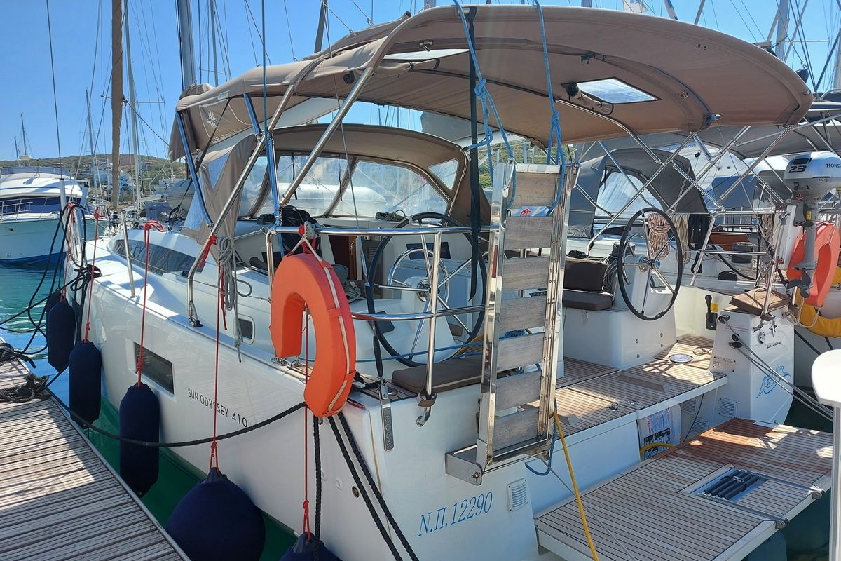 Exterior view of Evelina, a Jeanneau Sun Odyssey 410 sailboat at Lavreotiki Municipal Unit, Greece