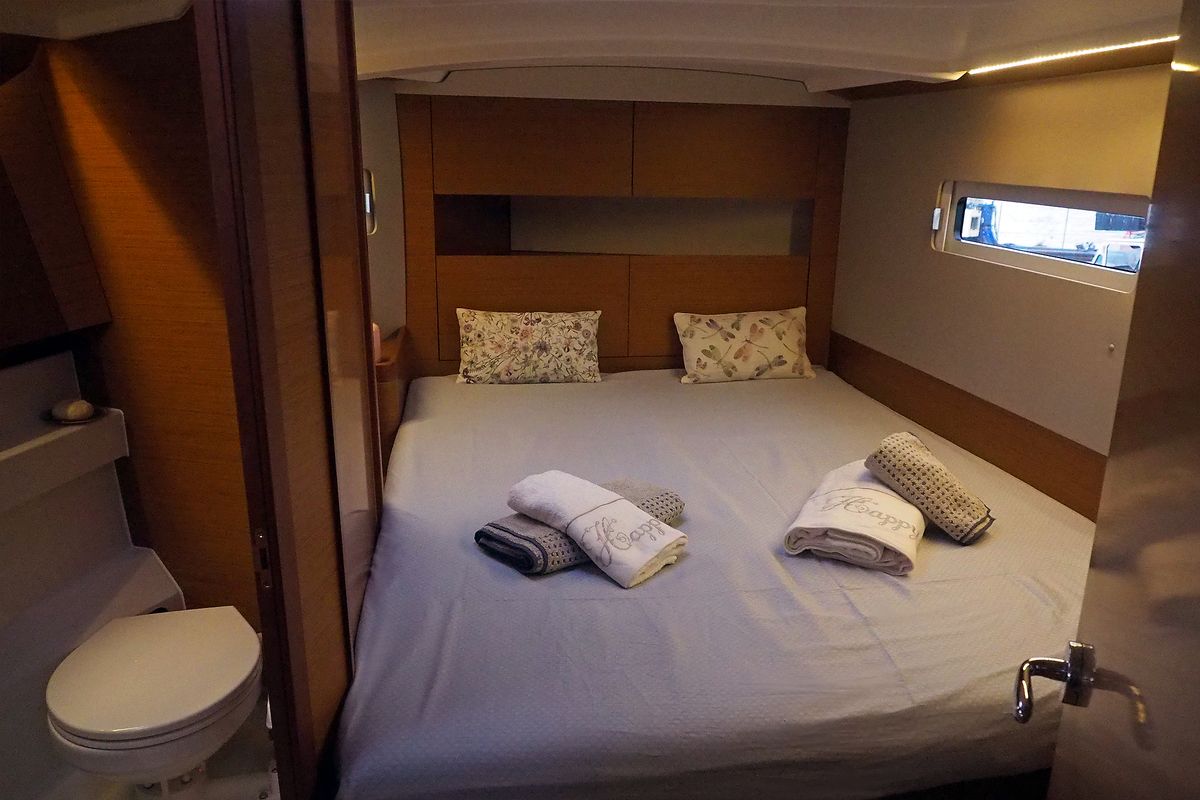 Cabin on Evelina, a Jeanneau Sun Odyssey 410 sailboat at Lavreotiki Municipal Unit, Greece