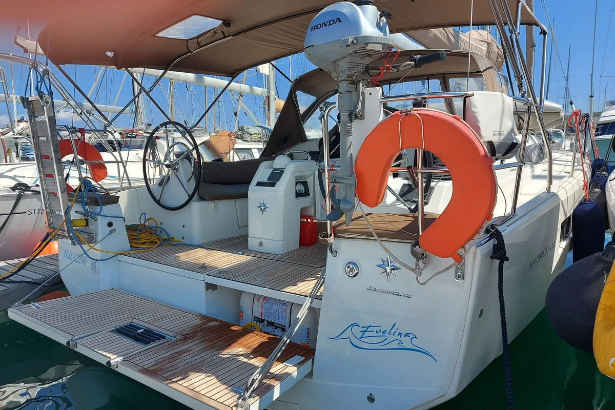 Exterior view of Evelina, a Jeanneau Sun Odyssey 410 sailboat at Lavreotiki Municipal Unit, Greece