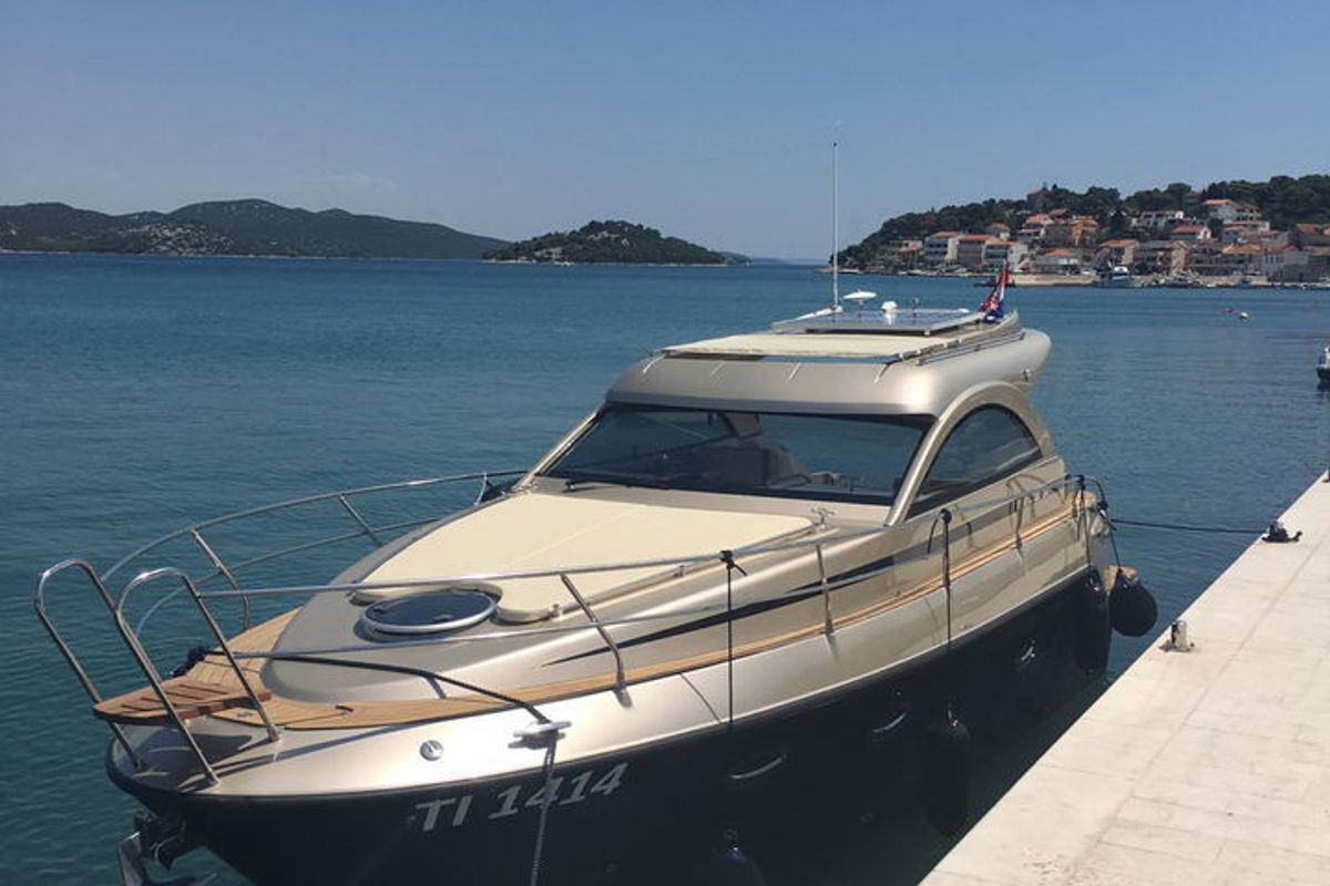 Exterior view of Laura, a Grginić jahte Mirakul 30 motorboat at Grad Biograd na Moru, Croatia