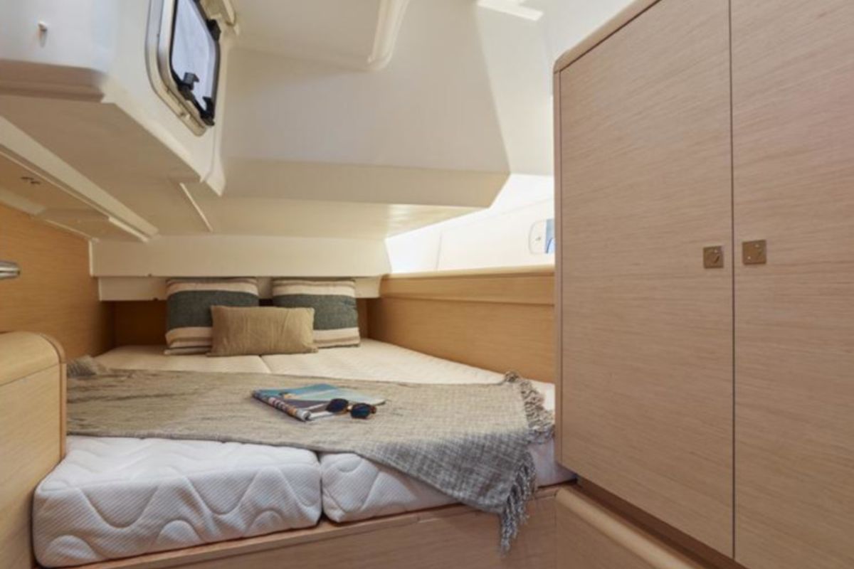 Cabin on Matar, a Jeanneau Sun Odyssey 449 sailboat at Cagliari, Italy