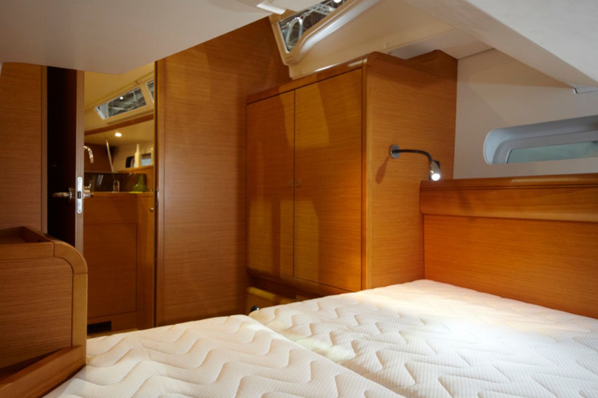 Cabin on Matar, a Jeanneau Sun Odyssey 449 sailboat at Cagliari, Italy
