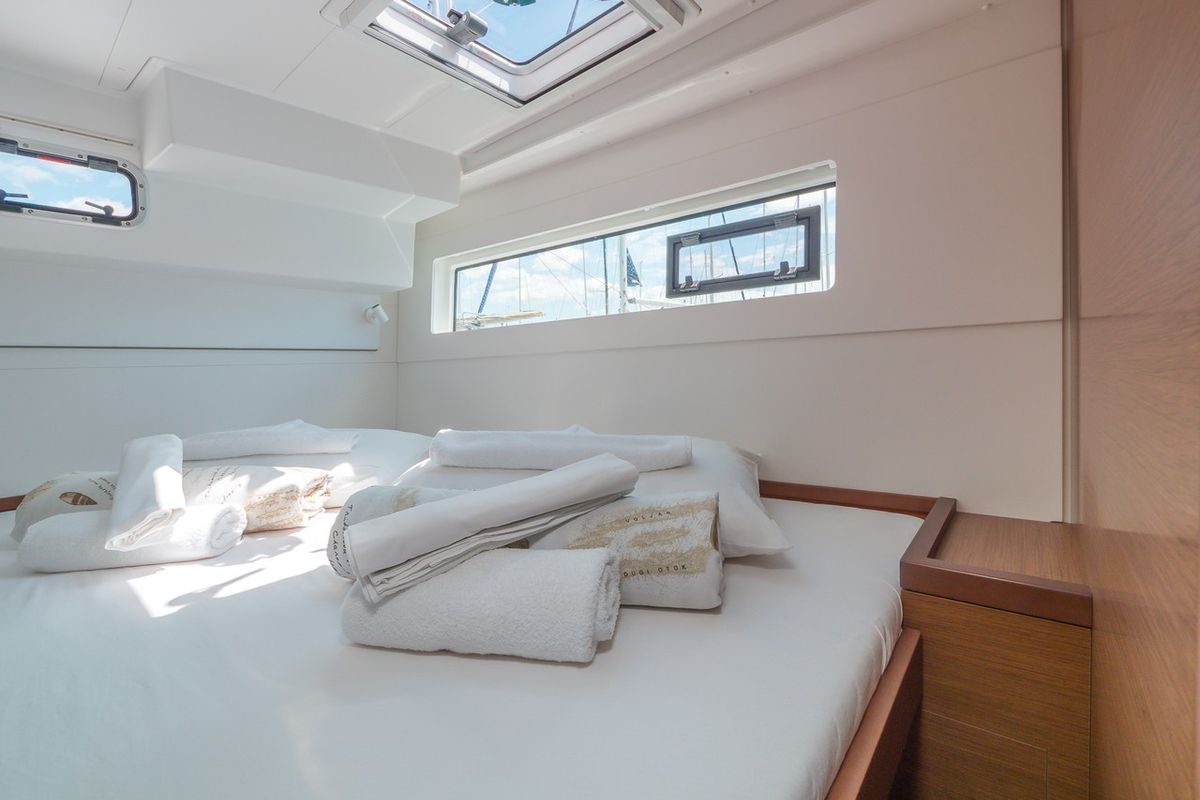 Cabin on Blue Eyes, a Lagoon 40 catamaran at Split, Croatia